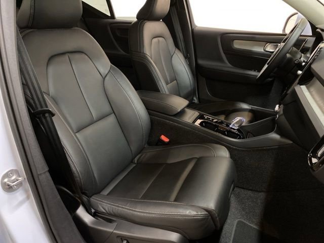 Used 2025 Volvo XC40 B5 Plus AWD/4WD image 85