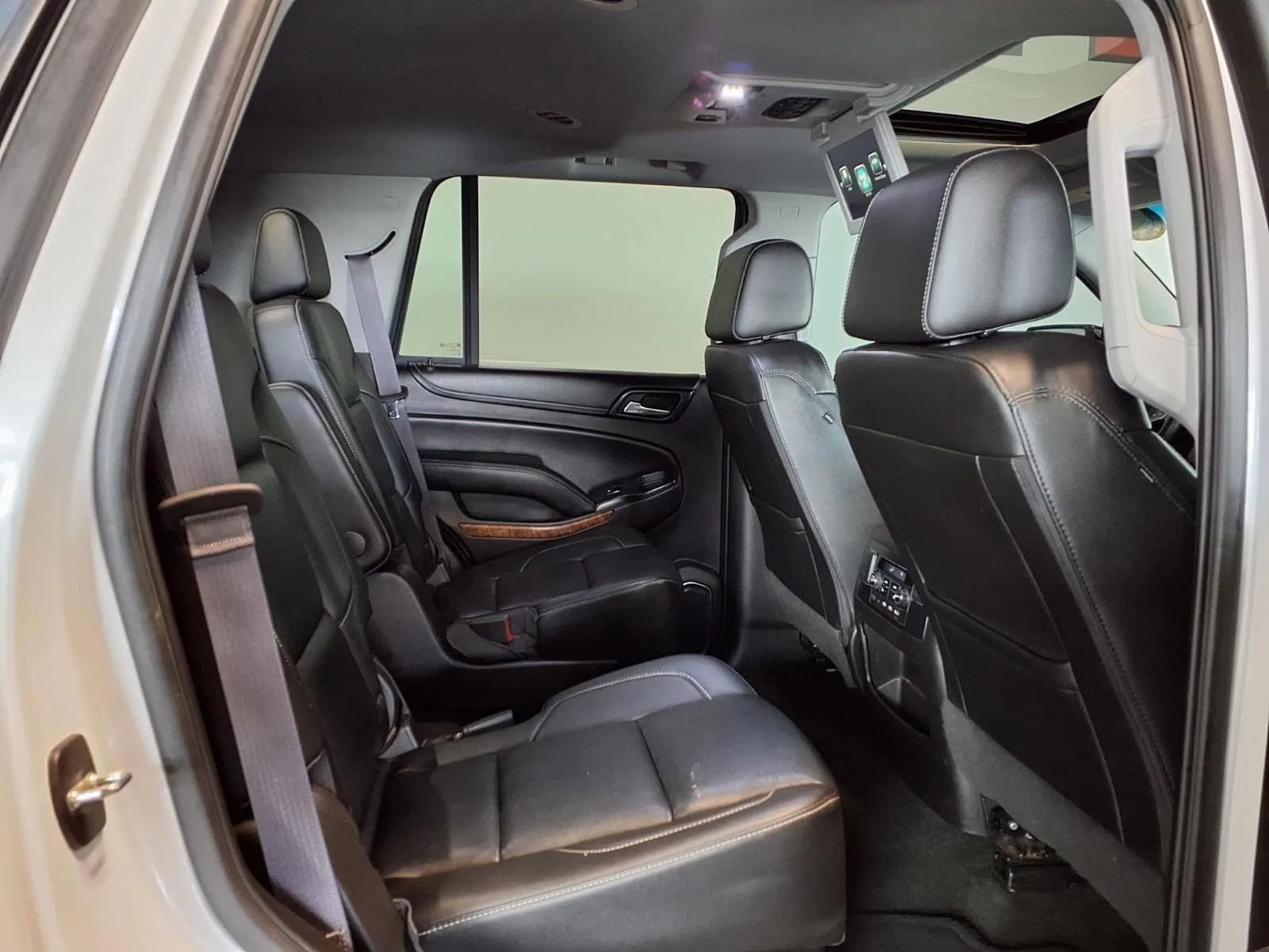 Used 2017 Chevrolet Tahoe Premier AWD/4WD image 12