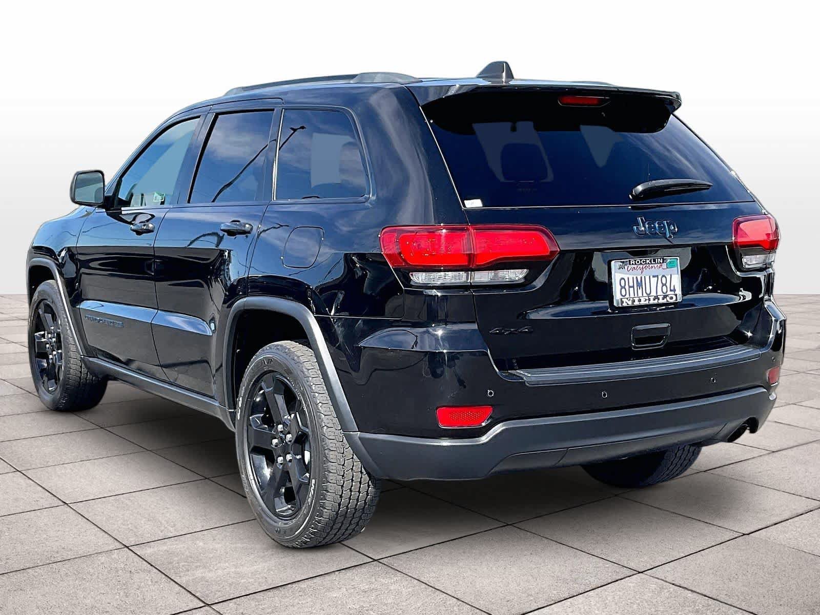 Used 2019 Jeep Grand Cherokee Laredo AWD/4WD image 16