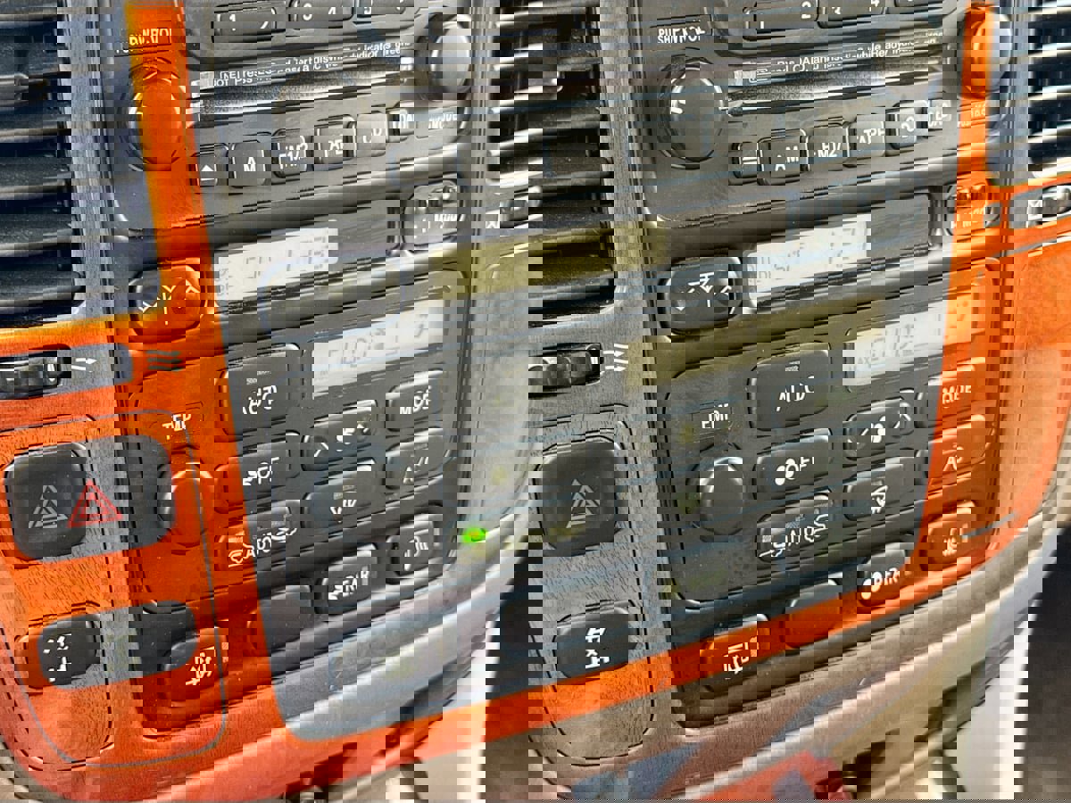 Used 2000 Lexus LX 470 4WD image 14