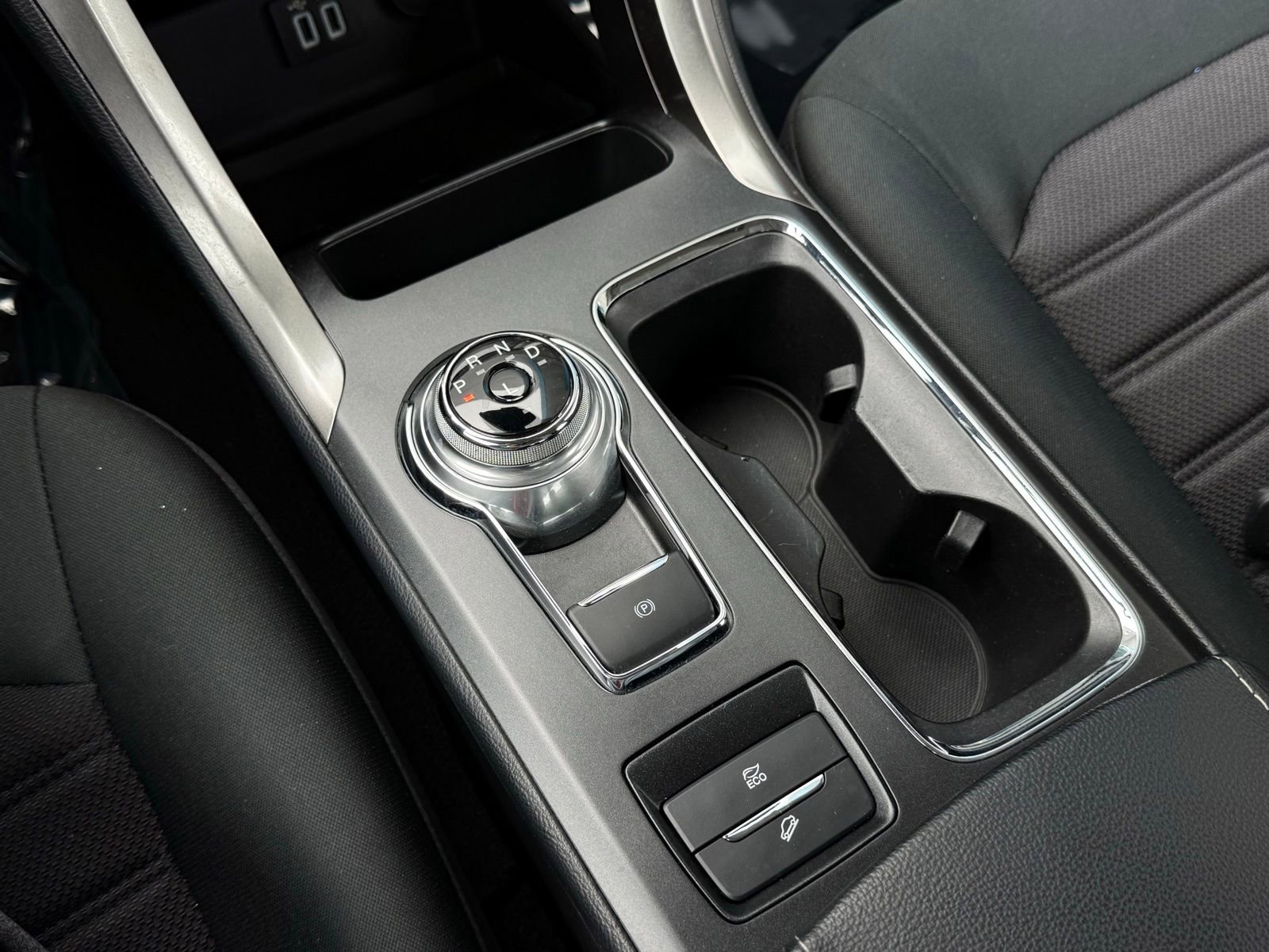 Used 2019 Ford Fusion SE FWD image 34