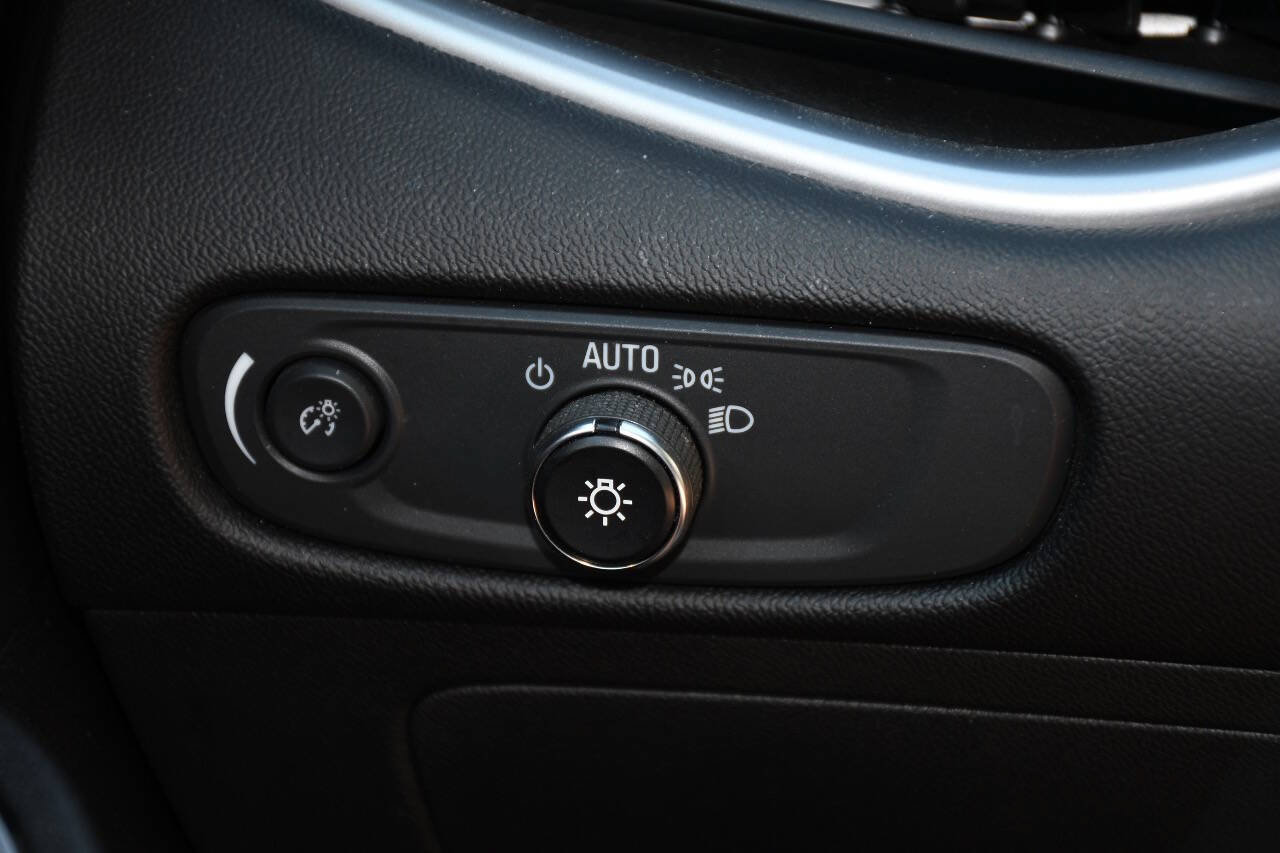 Used 2021 Chevrolet Malibu RS FWD image 26