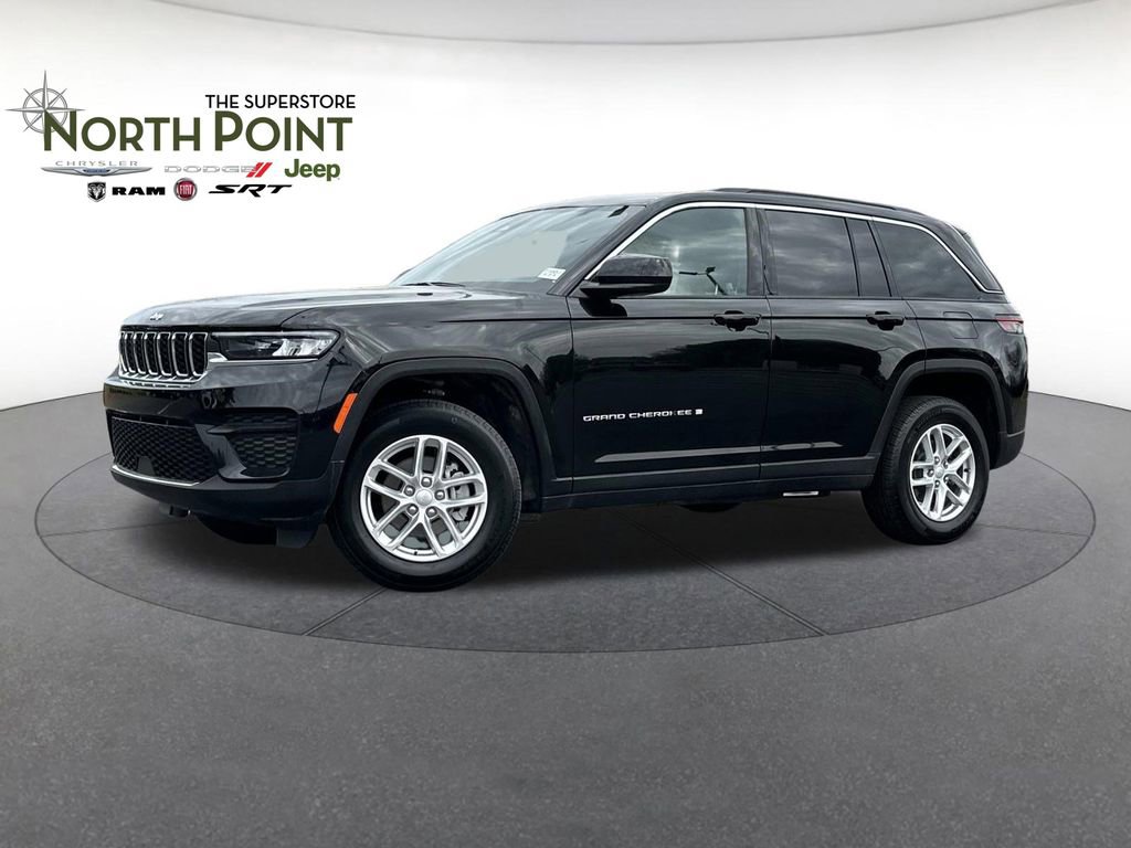 Certified 2025 Jeep Grand Cherokee Laredo X w/ Trailer Tow Package image 1