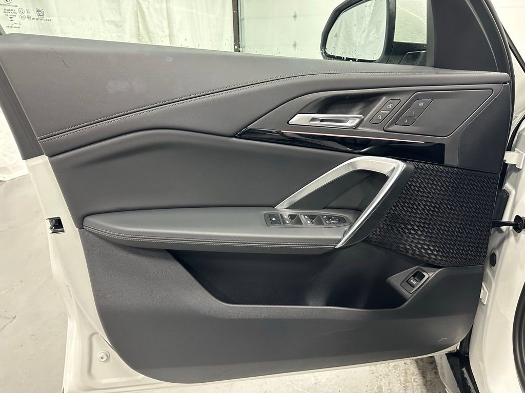 Used 2025 BMW X1 xDrive28i image 8