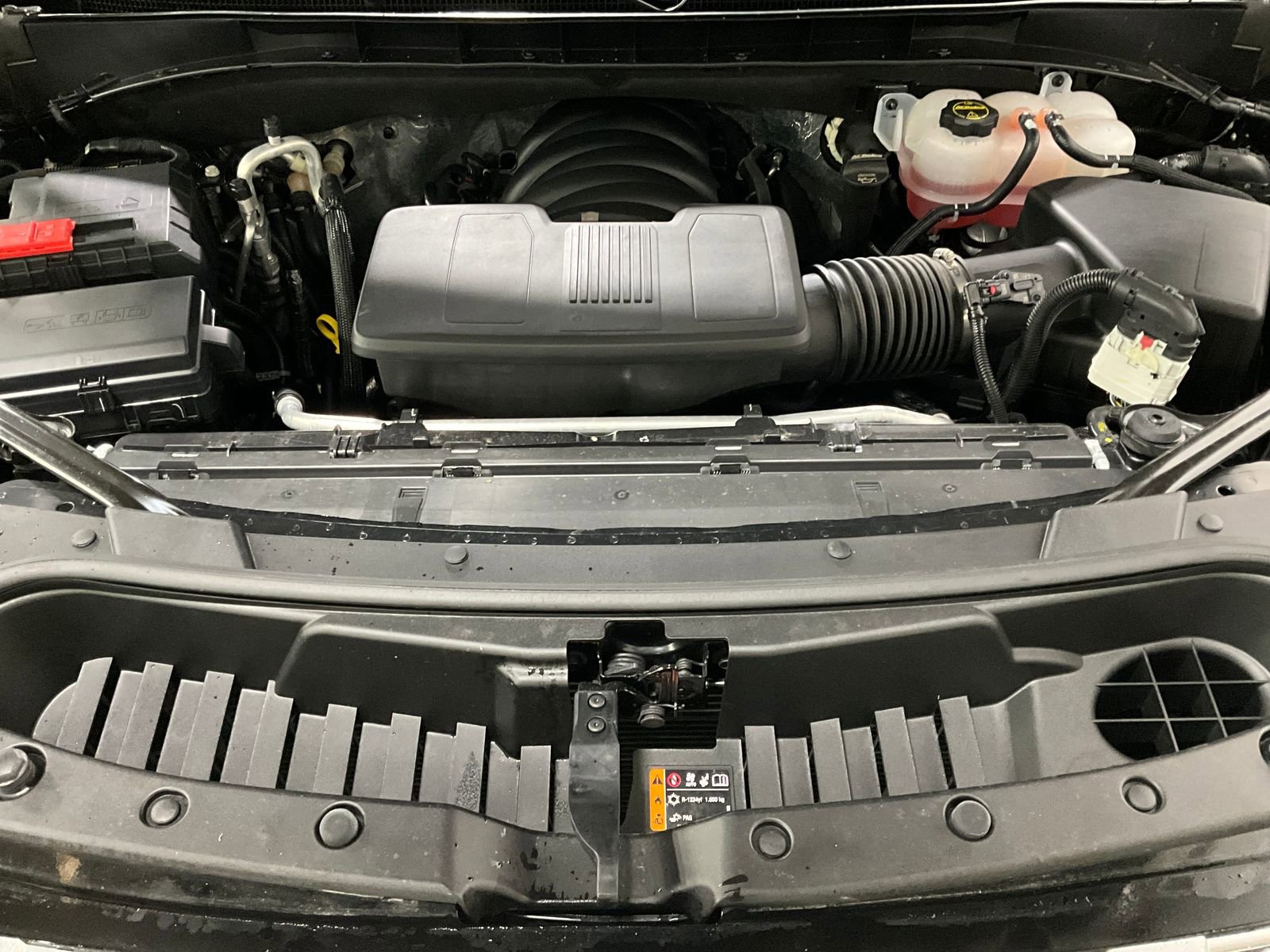 Used 2024 GMC Yukon XL Denali w/ Advanced Technology Package AWD/4WD image 12