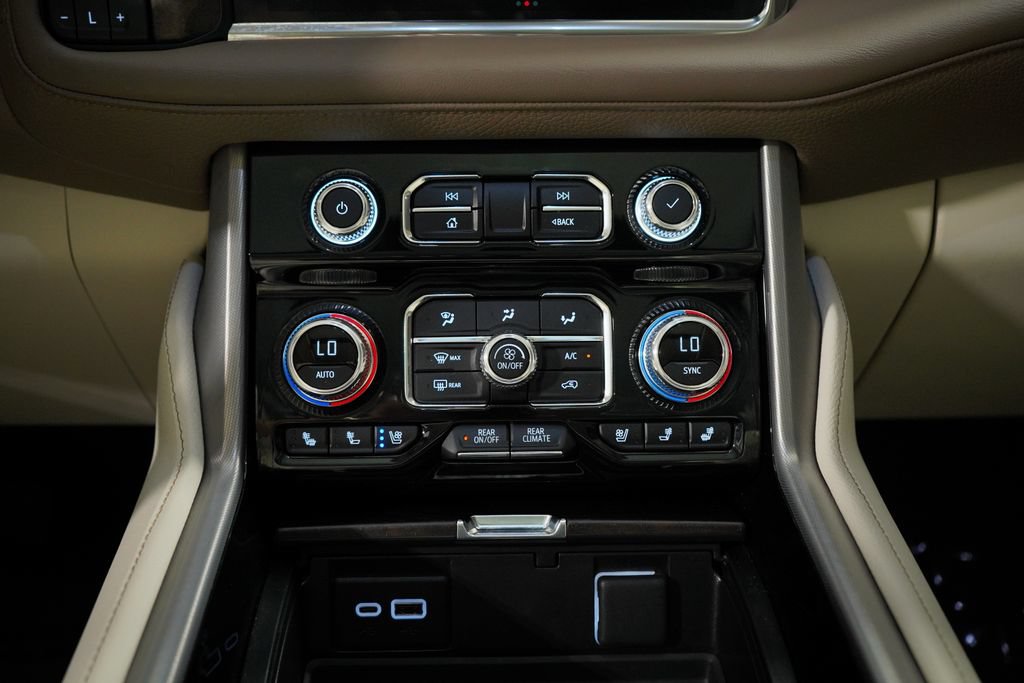 Used 2024 GMC Yukon Denali AWD/4WD image 14