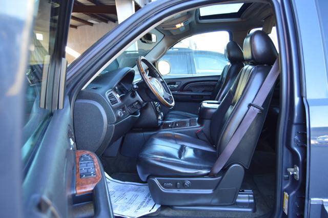 Used 2008 GMC Yukon XL Denali AWD/4WD image 10