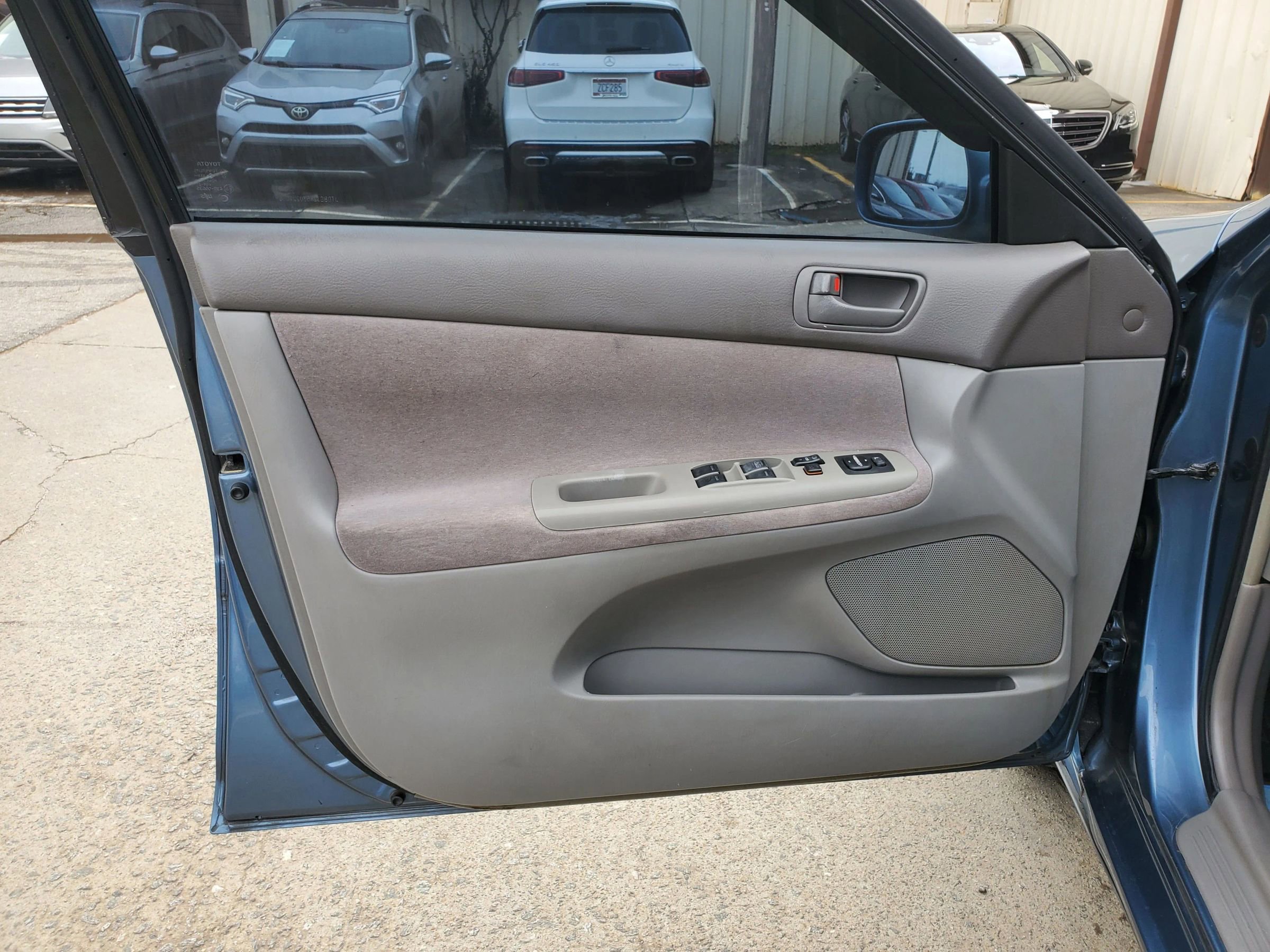 Used 2003 Toyota Camry LE FWD image 11