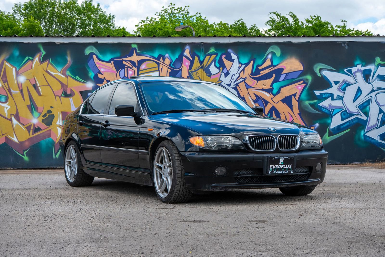 Used 2005 BMW 330i Sedan RWD image 2