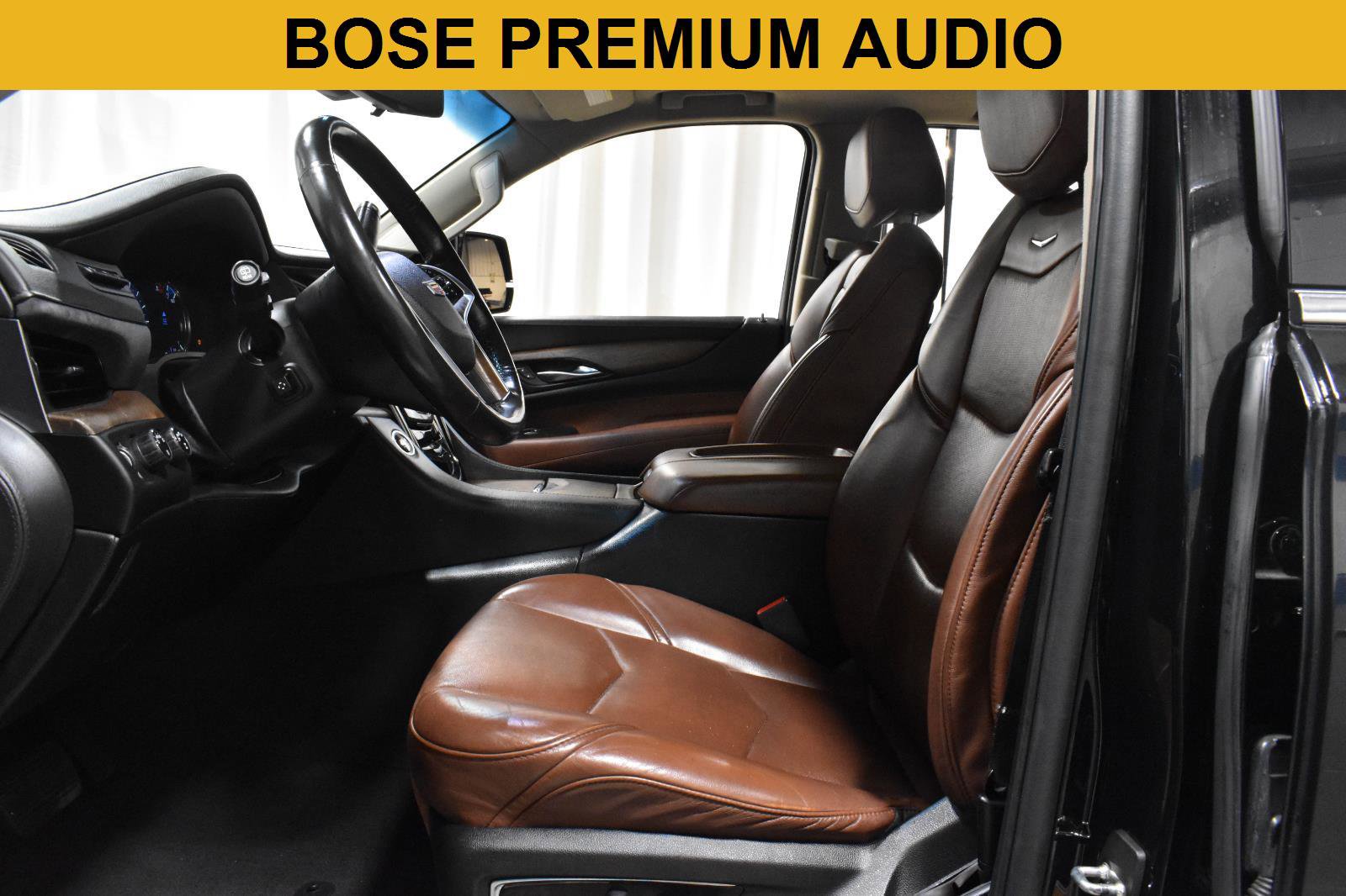 Used 2019 Cadillac Escalade ESV Premium Luxury AWD/4WD image 4
