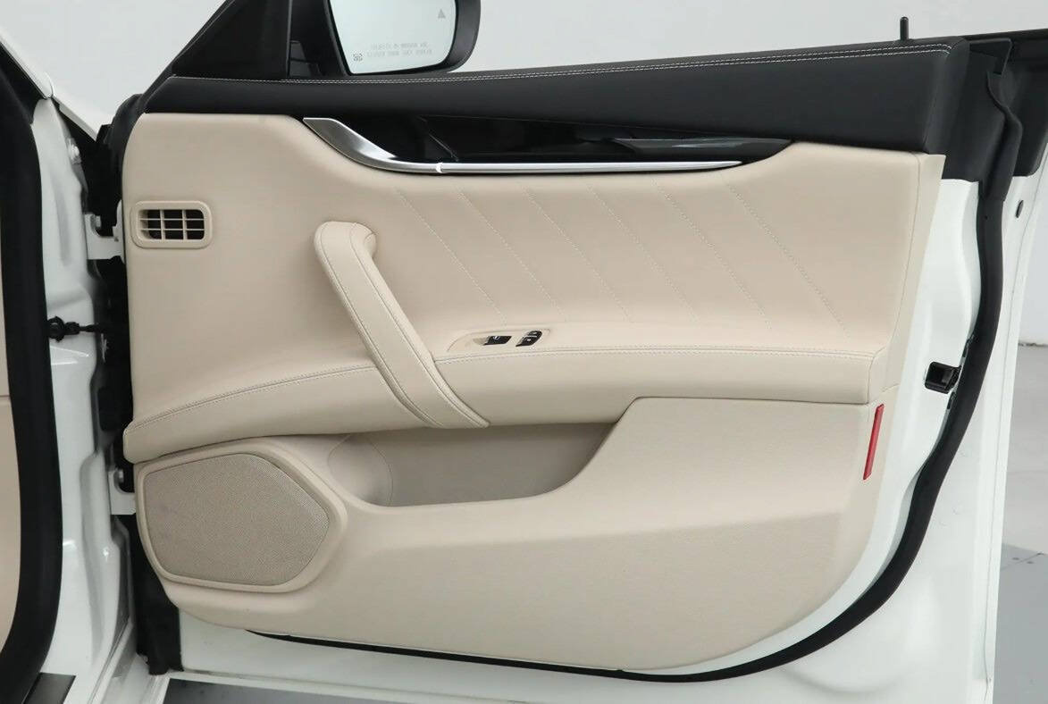 Used 2022 Maserati Ghibli Modena RWD image 17