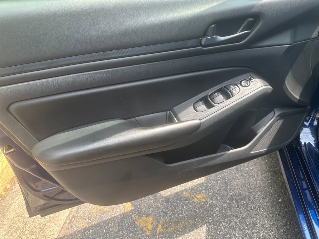 Used 2024 Nissan Altima 2.5 S FWD image 10