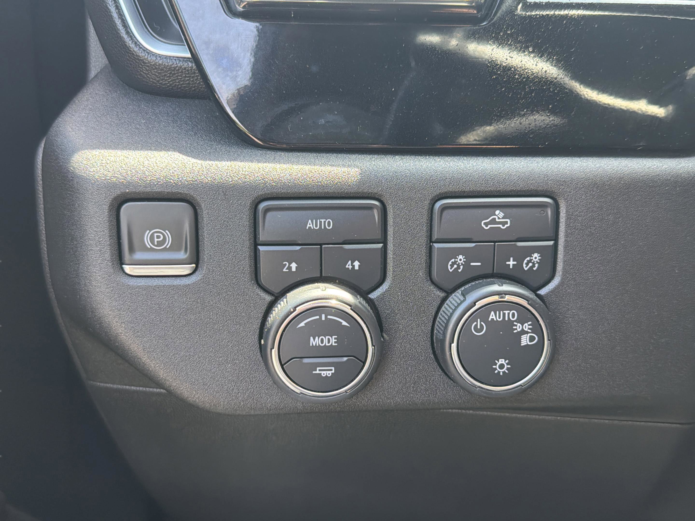 Used 2023 Chevrolet Silverado 1500 LT AWD/4WD image 24