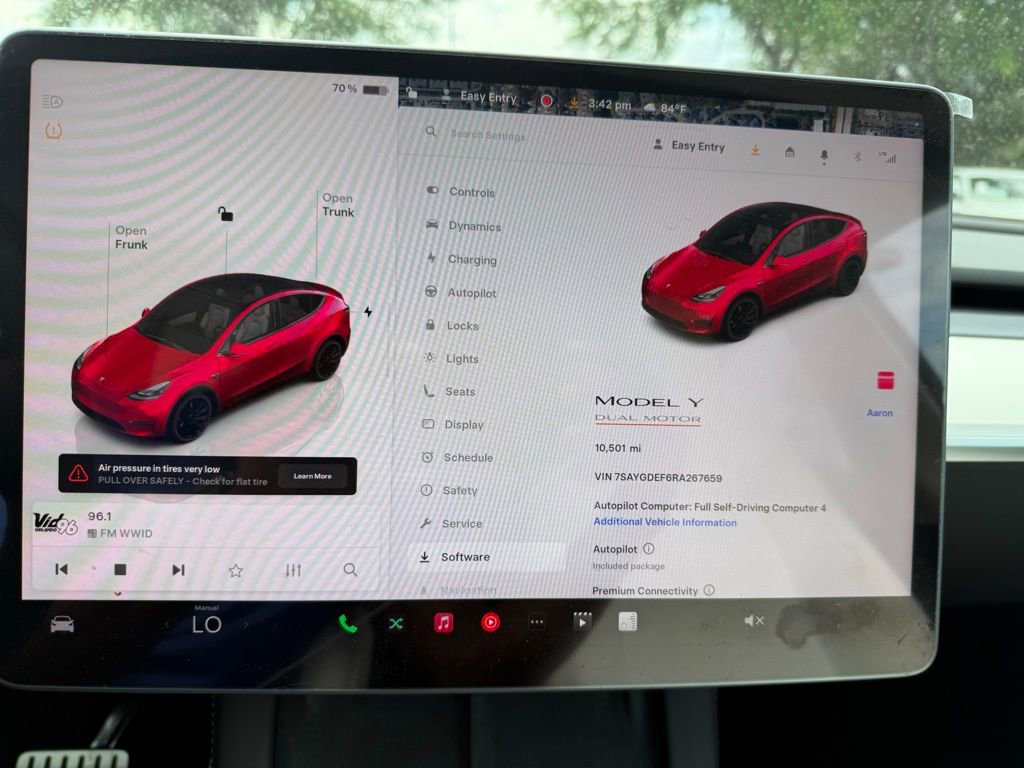 Used 2024 Tesla Model Y Performance image 26