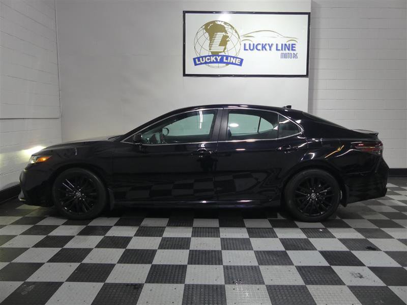 Used 2021 Toyota Camry SE w/ Cold Weather Package image 7