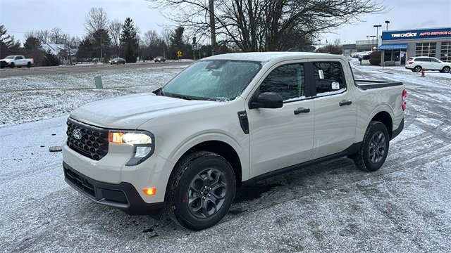 New 2025 Ford Maverick XLT w/ Equipment Group 301A image 2