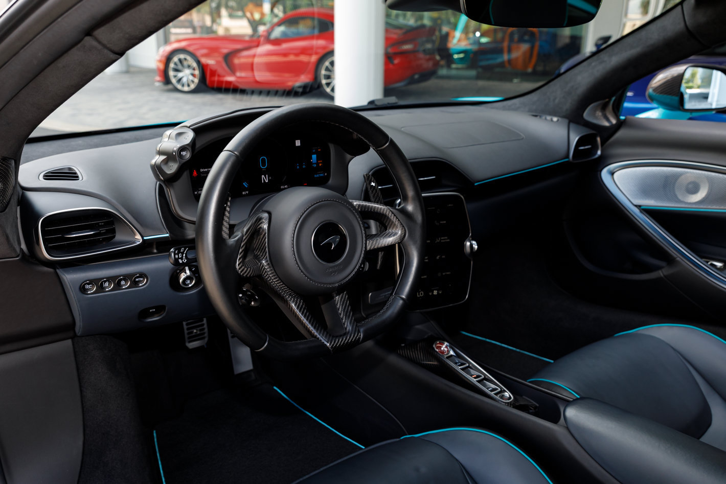 Used 2023 McLaren Artura RWD image 45