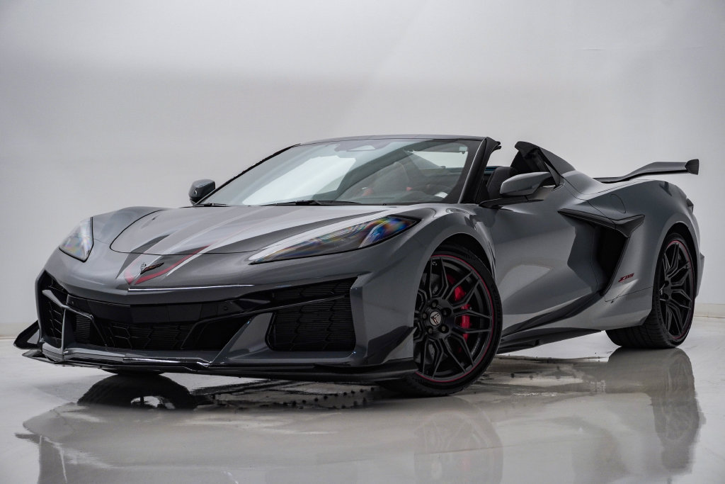 Used 2025 Chevrolet Corvette Z06 w/ Z07 Performance Package RWD image 1