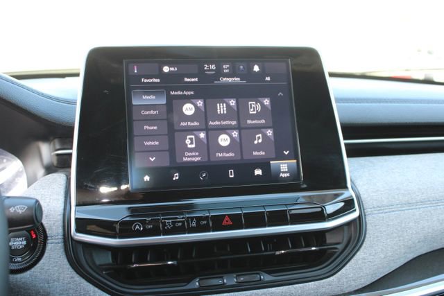 Used 2025 Jeep Compass Latitude image 25