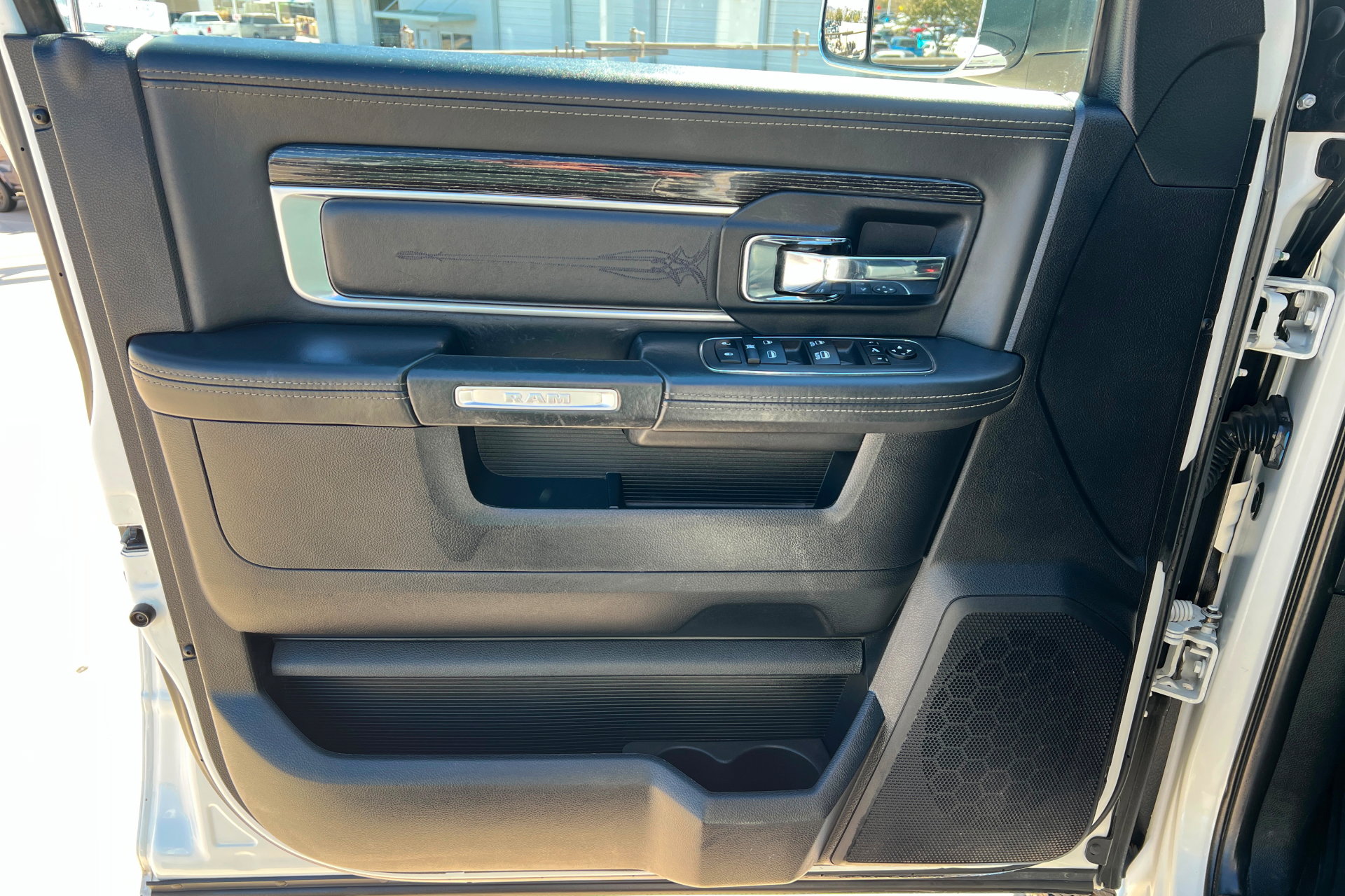 Used 2017 RAM 2500 Limited image 15