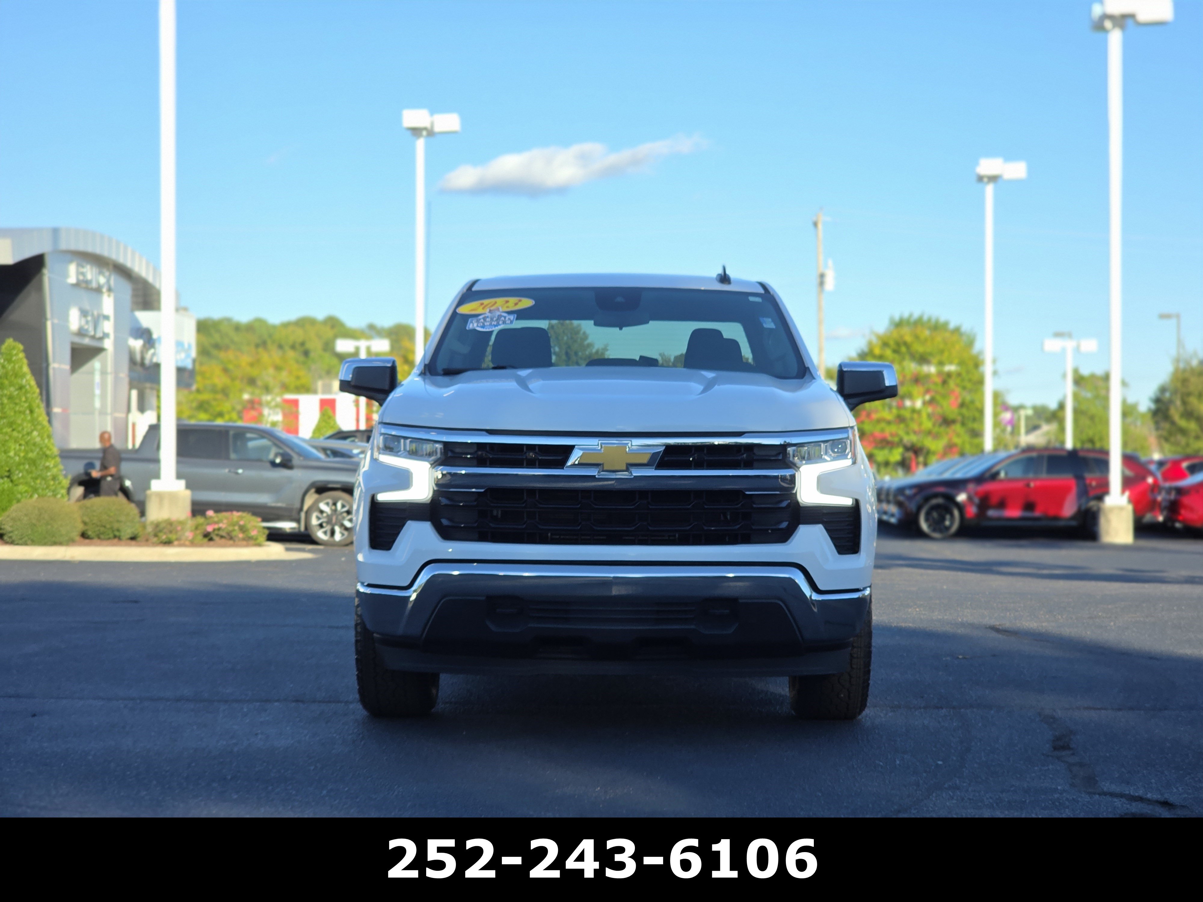 Used 2023 Chevrolet Silverado 1500 LT AWD/4WD image 2