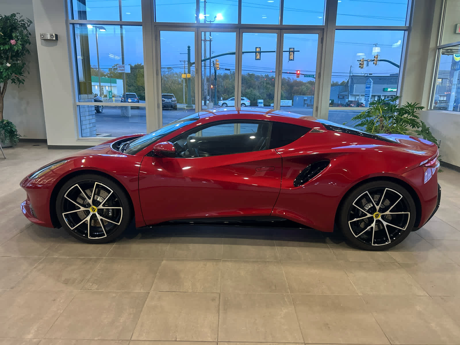 New 2025 Lotus Emira image 5