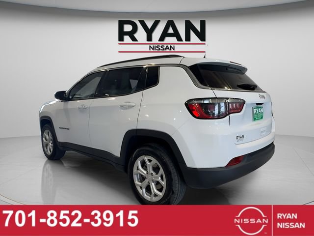 Used 2024 Jeep Compass Latitude image 3