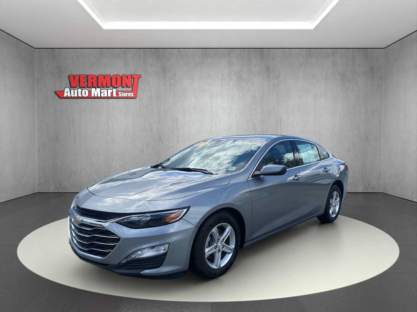 Used 2024 Chevrolet Malibu LT FWD image 3