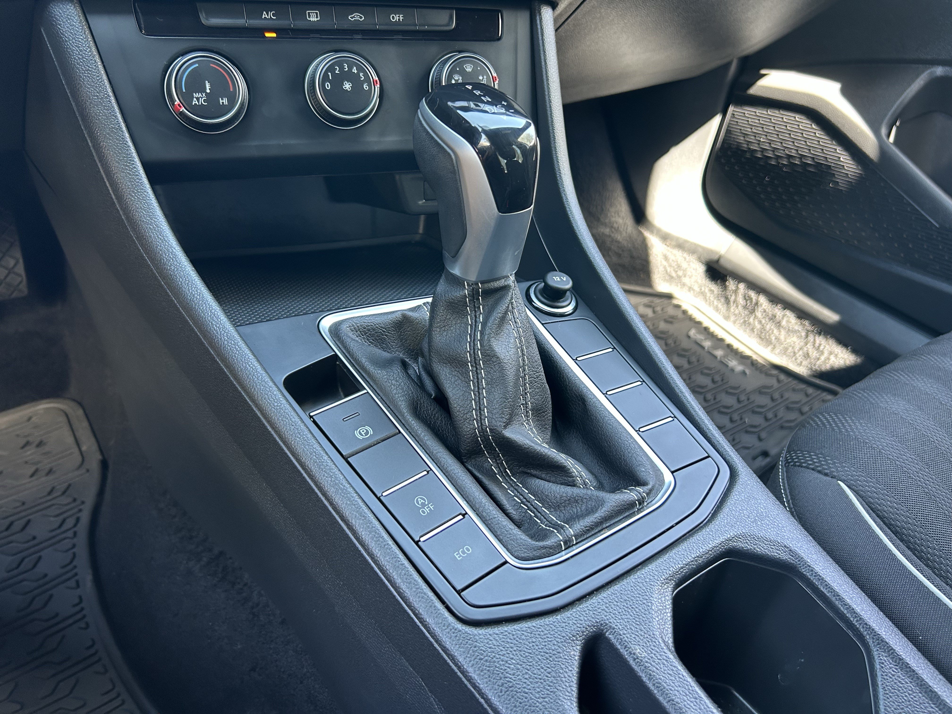 Certified 2022 Volkswagen Jetta Sport FWD image 24