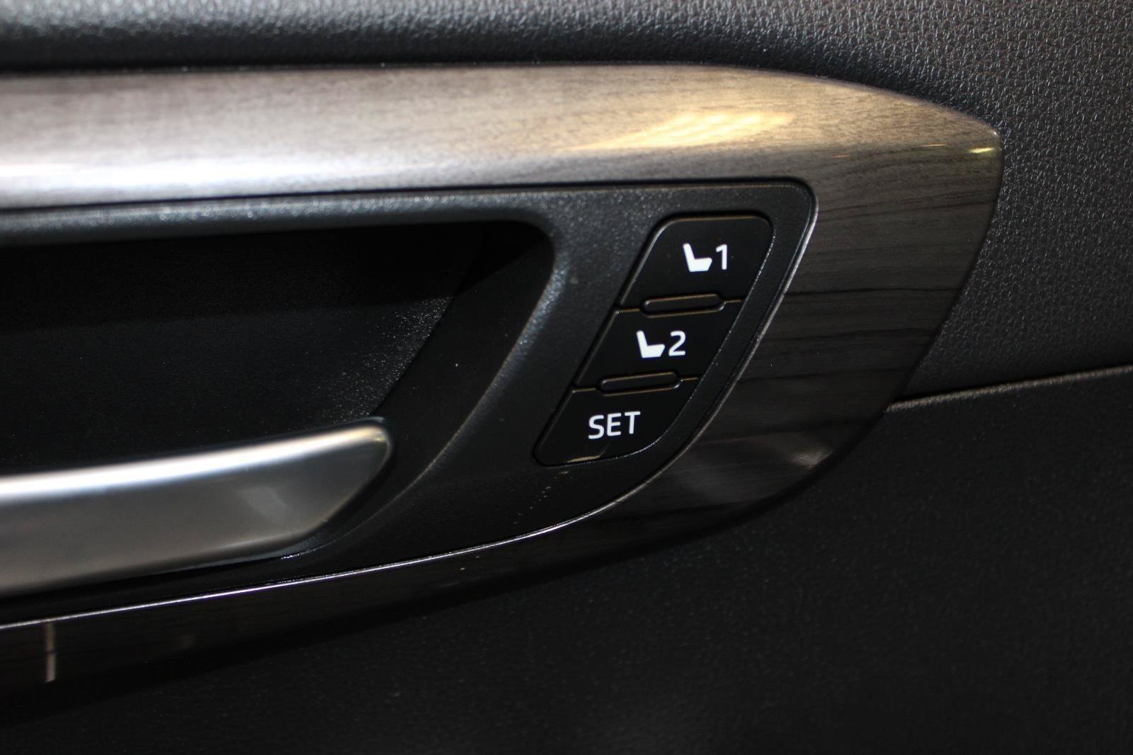 Used 2024 Toyota Highlander Platinum AWD/4WD image 51