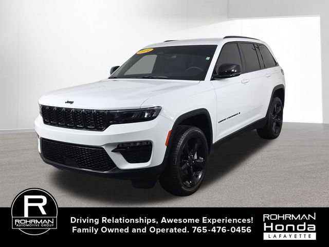 Used 2024 Jeep Grand Cherokee Limited w/ Black Appearance Package image 10