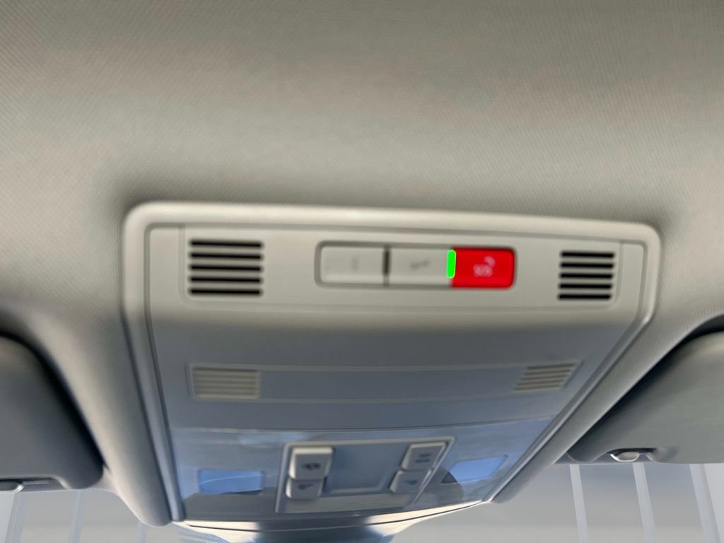 Used 2025 Volkswagen Jetta S image 28