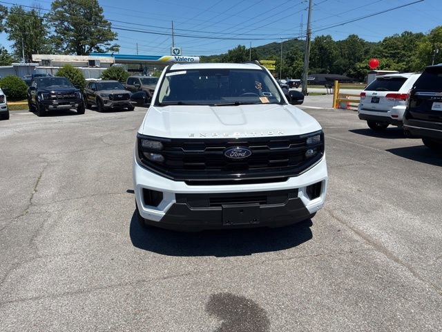 Used 2025 Ford Expedition Active AWD/4WD image 3