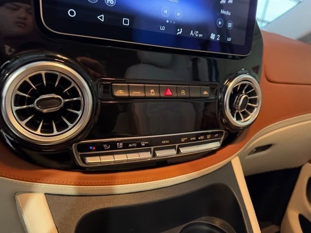 Used 2020 Mercedes-Benz Metris Maybach image 18