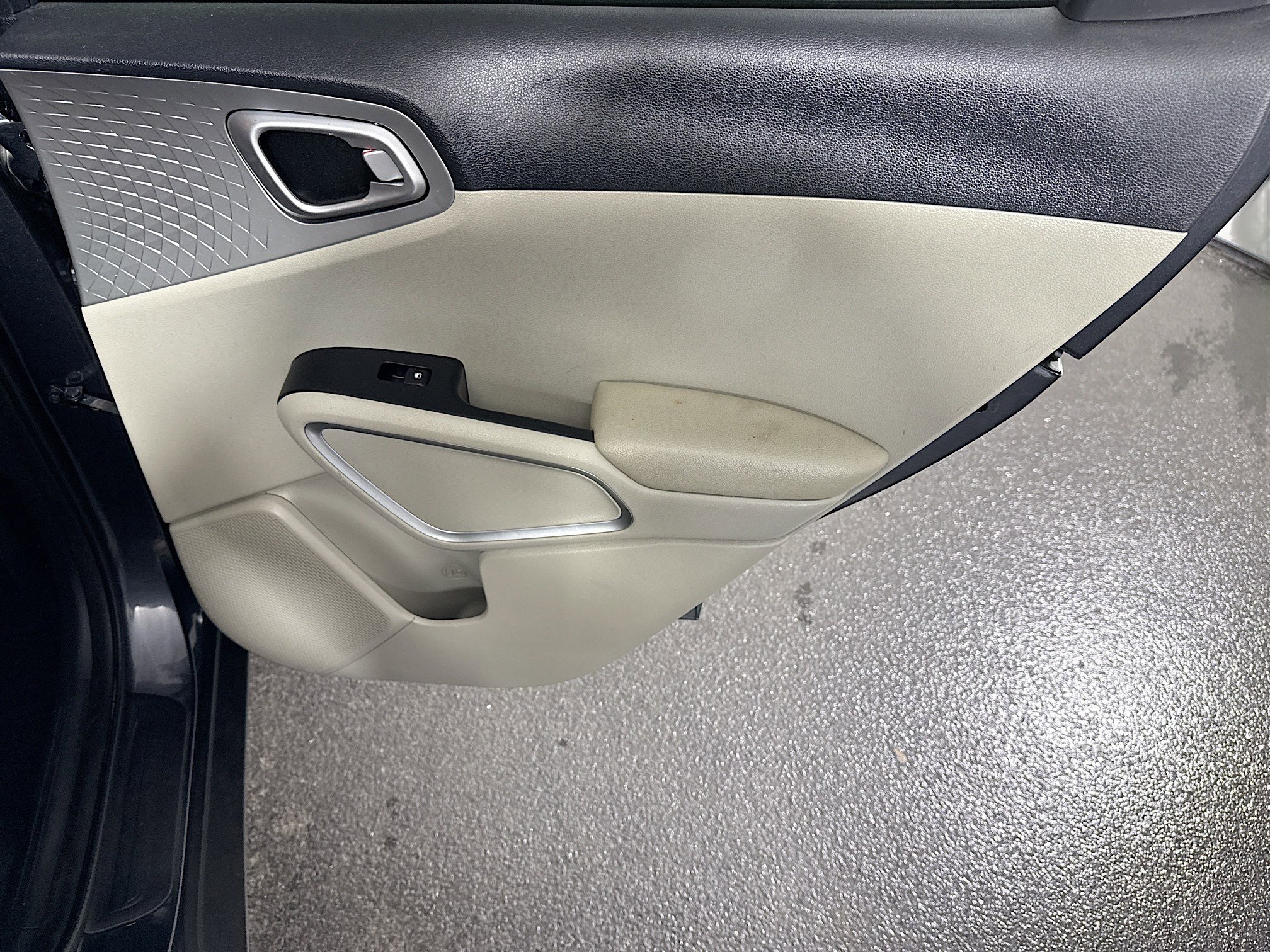 Used 2020 Kia Soul LX image 27