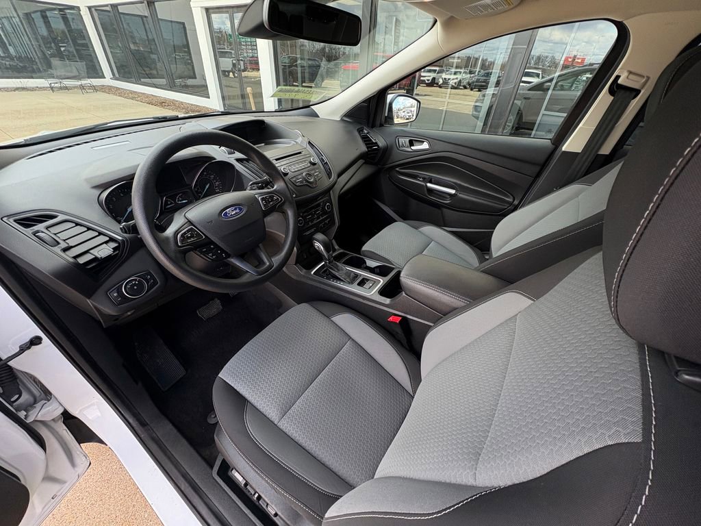 Used 2018 Ford Escape SE w/ Ford Safe & Smart Package image 17