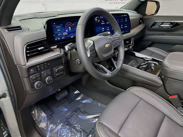 Used 2025 Chevrolet Suburban Premier w/ Sun And Tow Package image 11