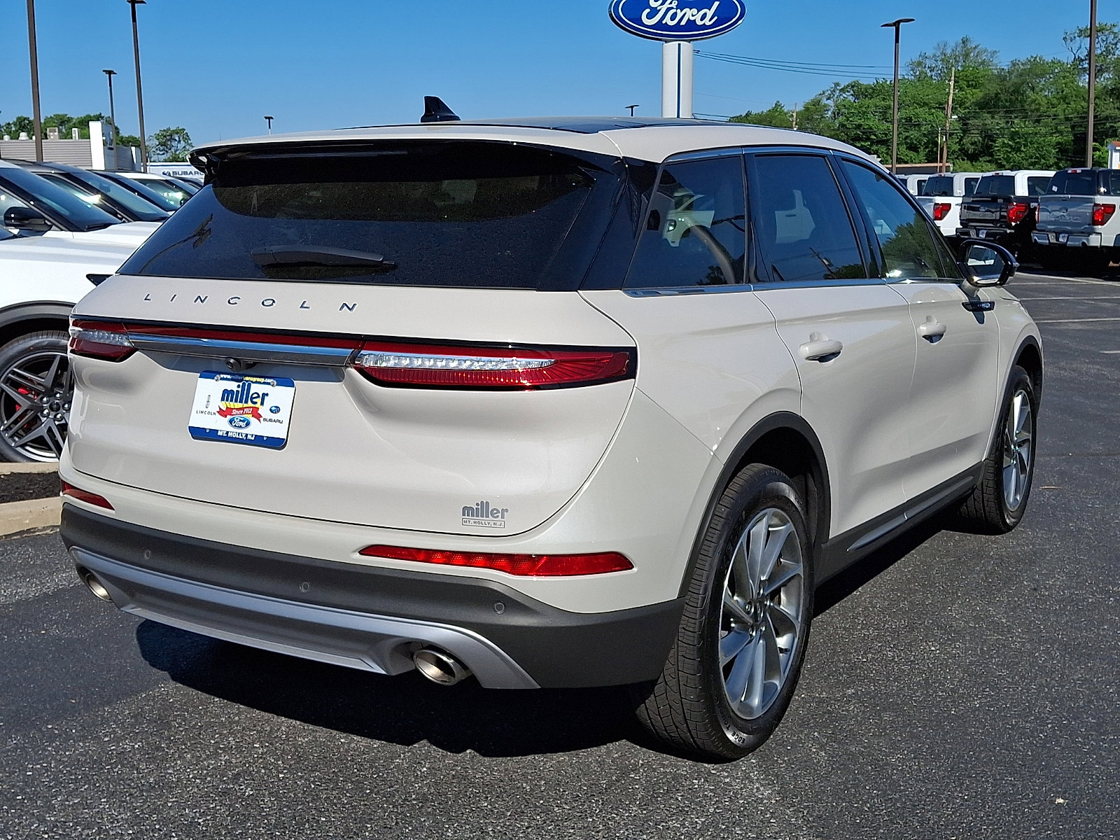 Certified 2023 Lincoln Corsair AWD w/ Equipment Group 101A image 6