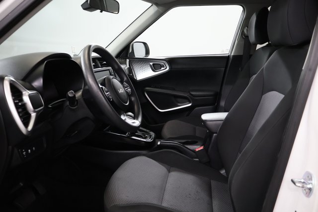 Used 2024 Kia Soul LX w/ Option Group 015 FWD image 10
