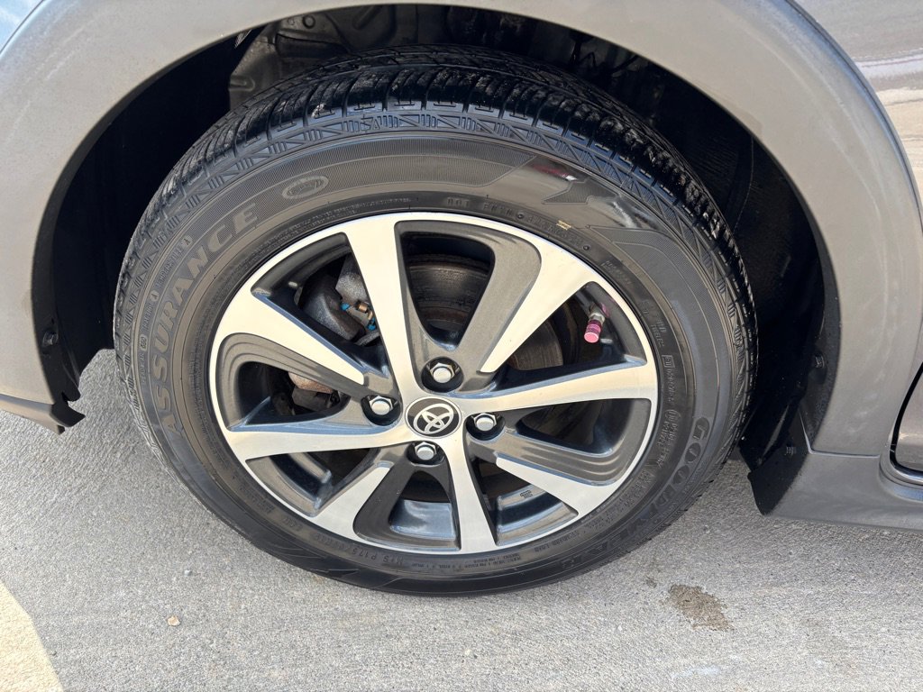 Used 2018 Toyota Prius C Two image 26