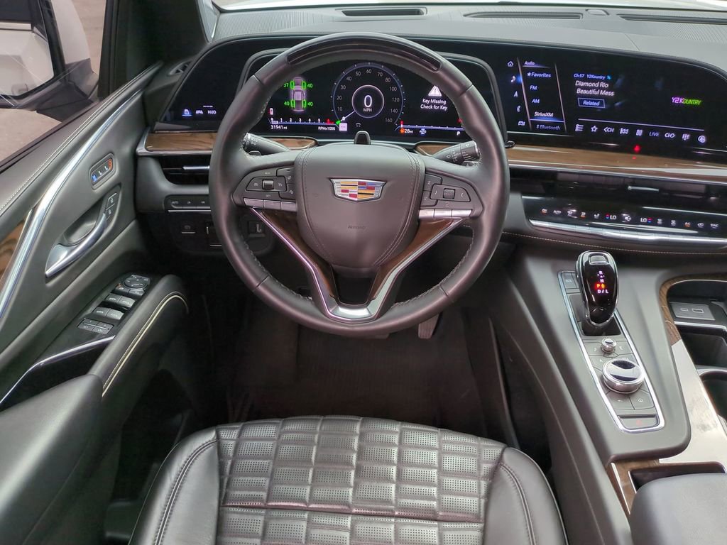 Used 2024 Cadillac Escalade Premium Luxury Platinum AWD/4WD image 15