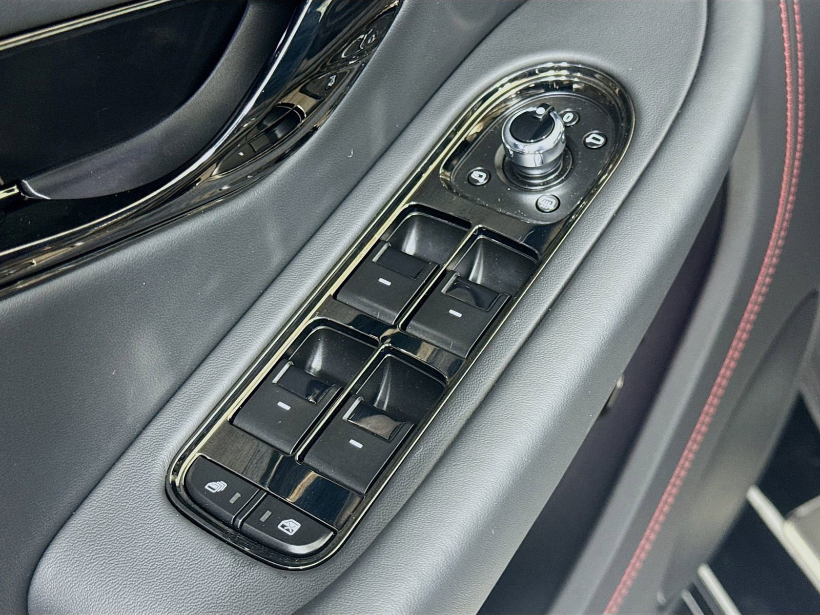 Used 2025 Bentley Continental GT image 17