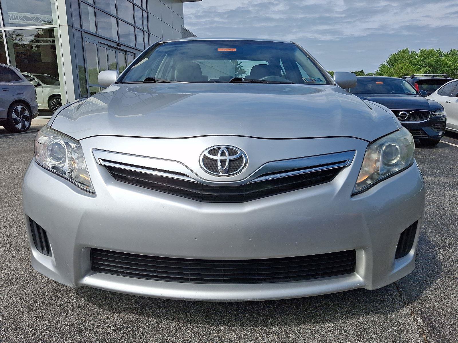 Used 2010 Toyota Camry Hybrid FWD image 2