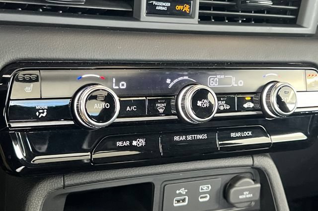 Used 2025 Honda Pilot TrailSport image 24