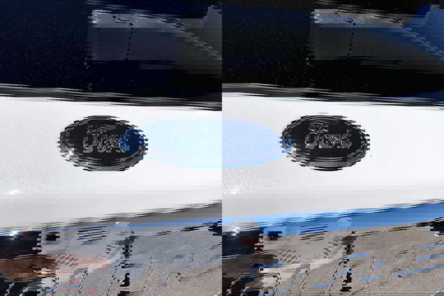 Used 2023 Ford Explorer XLT image 30