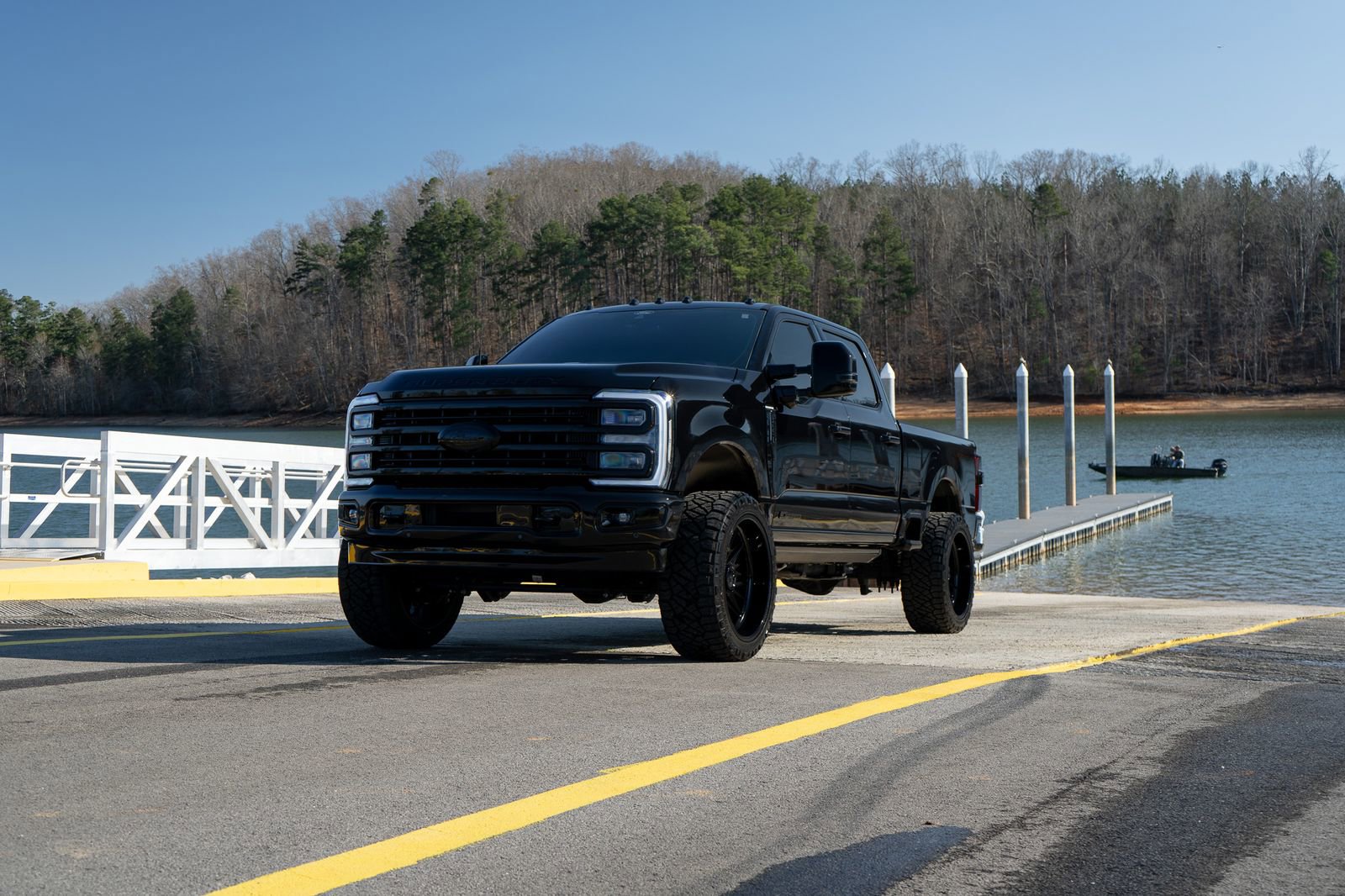 Used 2025 Ford F250 Platinum w/ Platinum Plus Package image 4