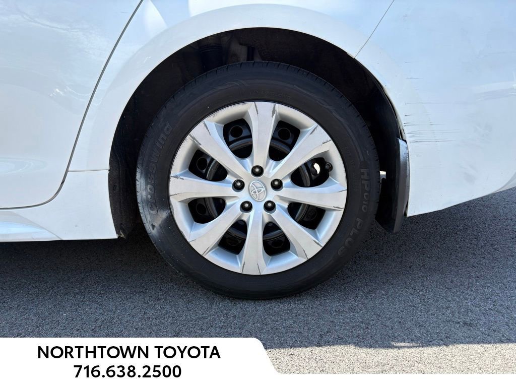 Used 2021 Toyota Corolla LE w/ Carpet Mat Package (TMS) image 7
