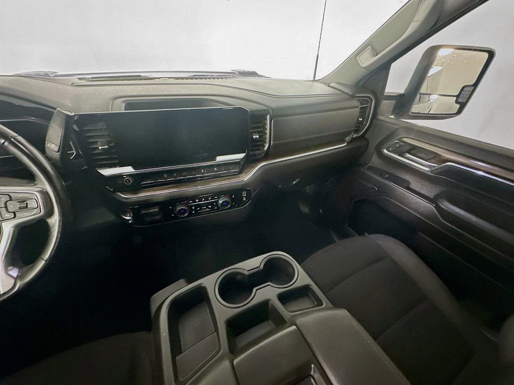 Used 2024 Chevrolet Silverado 2500 LT image 11