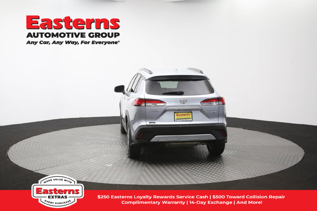 Used 2022 Toyota Corolla Cross LE AWD/4WD image 34