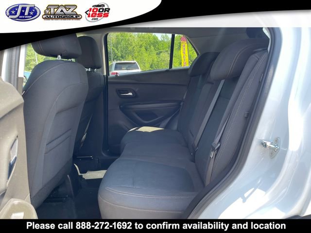 Used 2022 Chevrolet Trax LS w/ Tint and Cruise Package FWD image 15